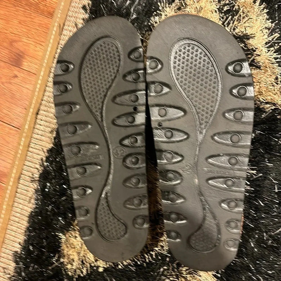 Ardene cross strap slides Sz 10 - Picture 10 of 15